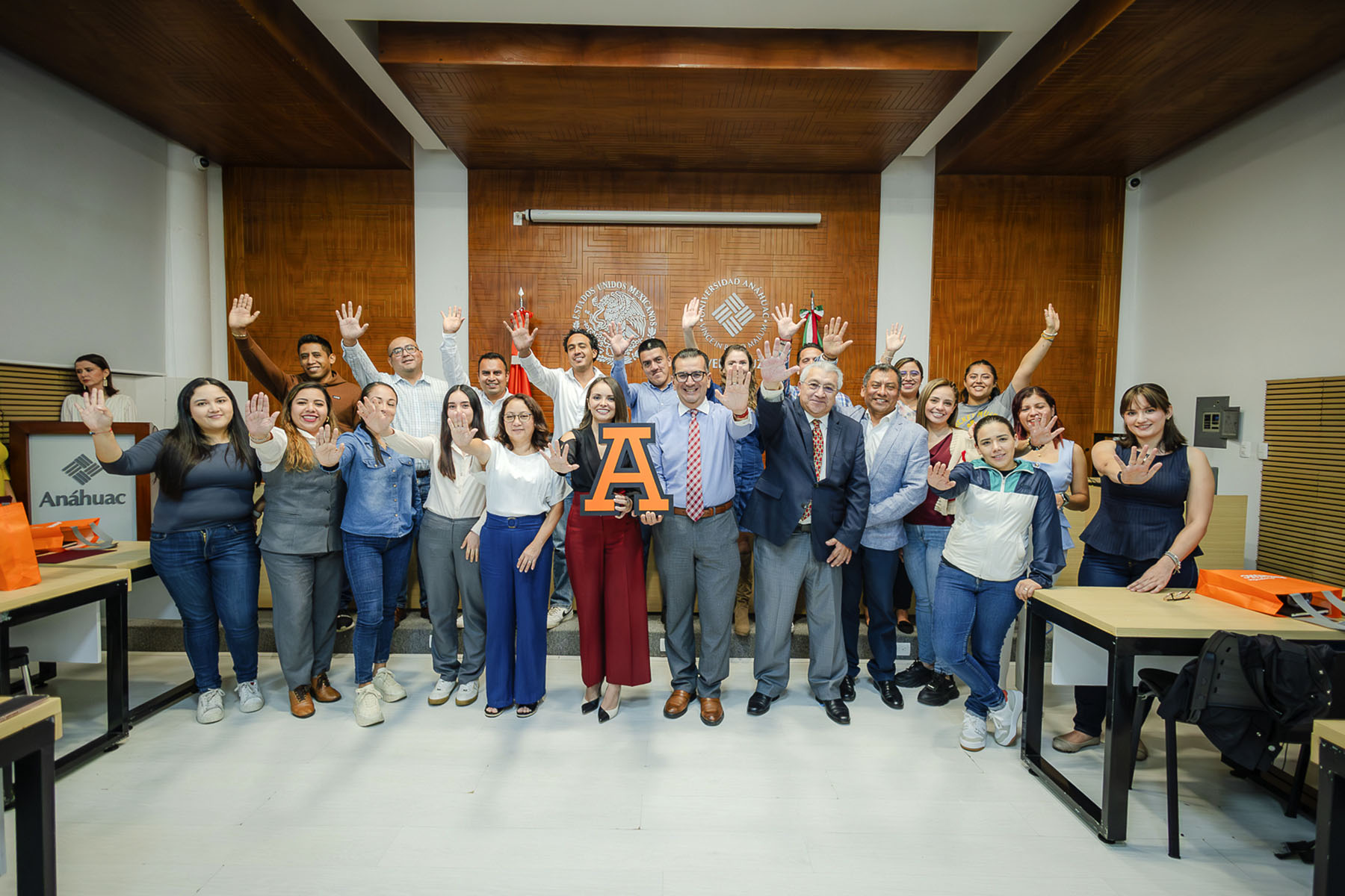 22 / 22 - Bienvenida de la Maestría en Economía y Negocios III 22 / 22 - Bienvenida de la Maestría en Economía y Negocios III