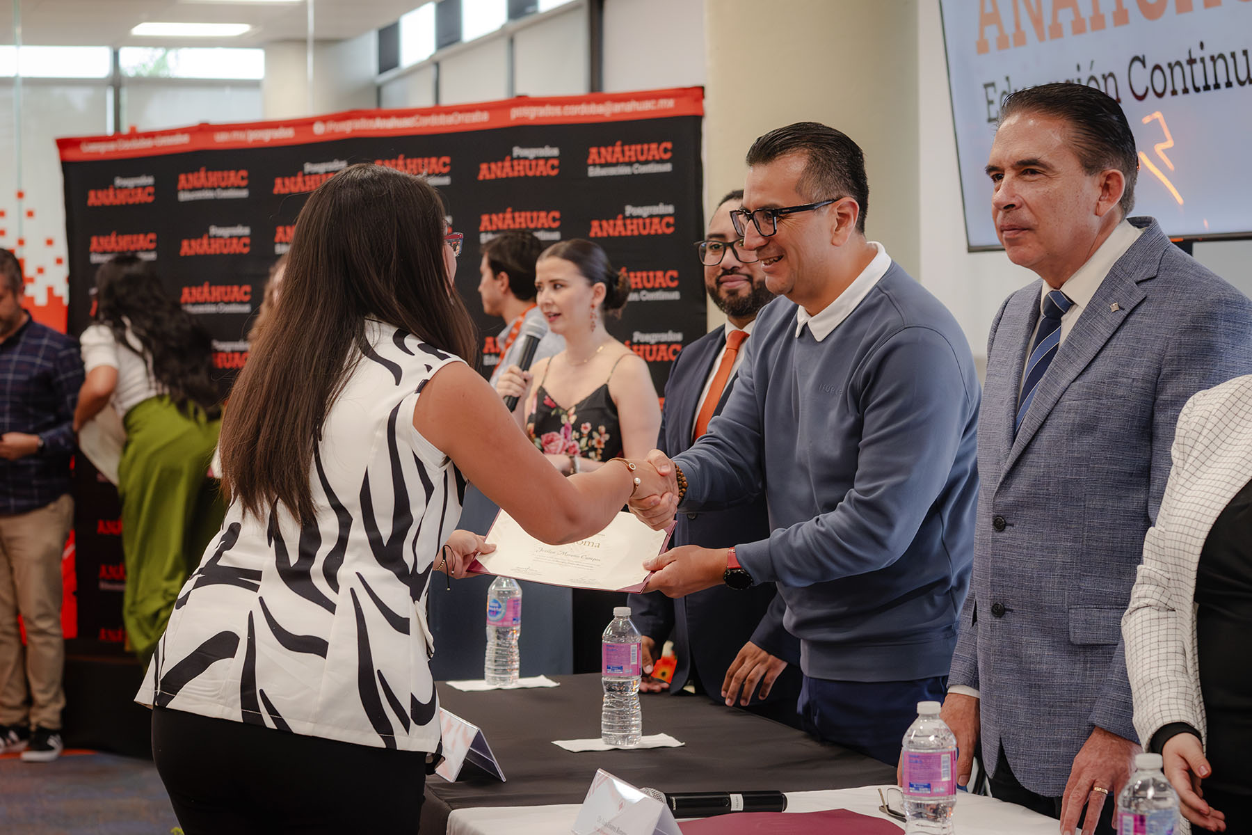 26 / 76 - Ceremonia de Clausura de Diplomados 26 / 76 - Ceremonia de Clausura de Diplomados