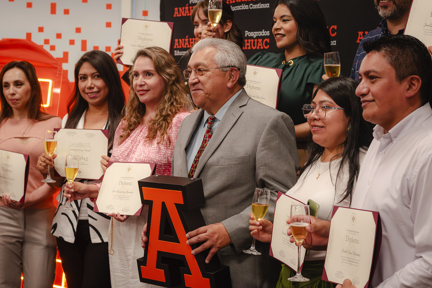 50 / 76 - Ceremonia de Clausura de Diplomados 50 / 76 - Ceremonia de Clausura de Diplomados