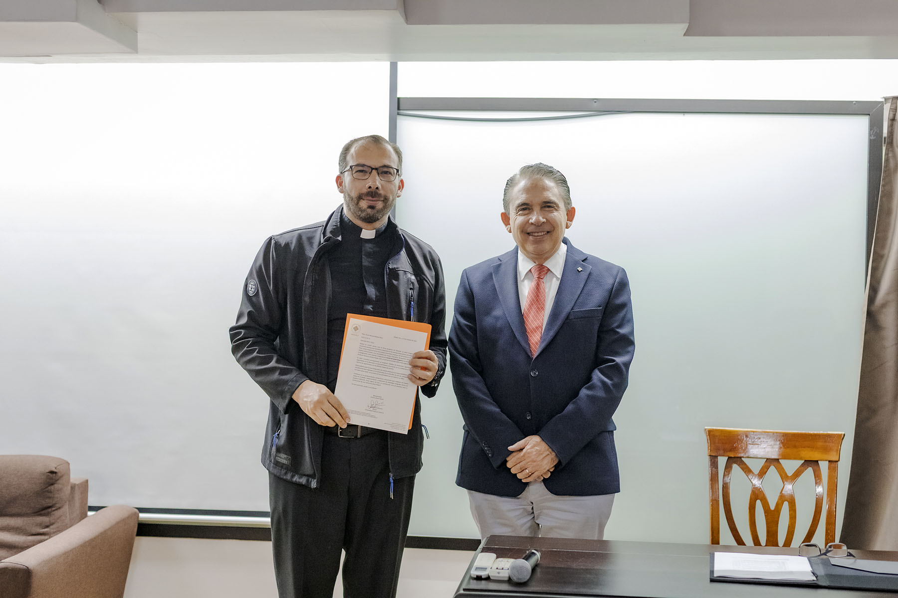 2 / 14 - Comité del Modelo de Salud Integral: Entrega de Nombramientos 2 / 14 - Comité del Modelo de Salud Integral: Entrega de Nombramientos