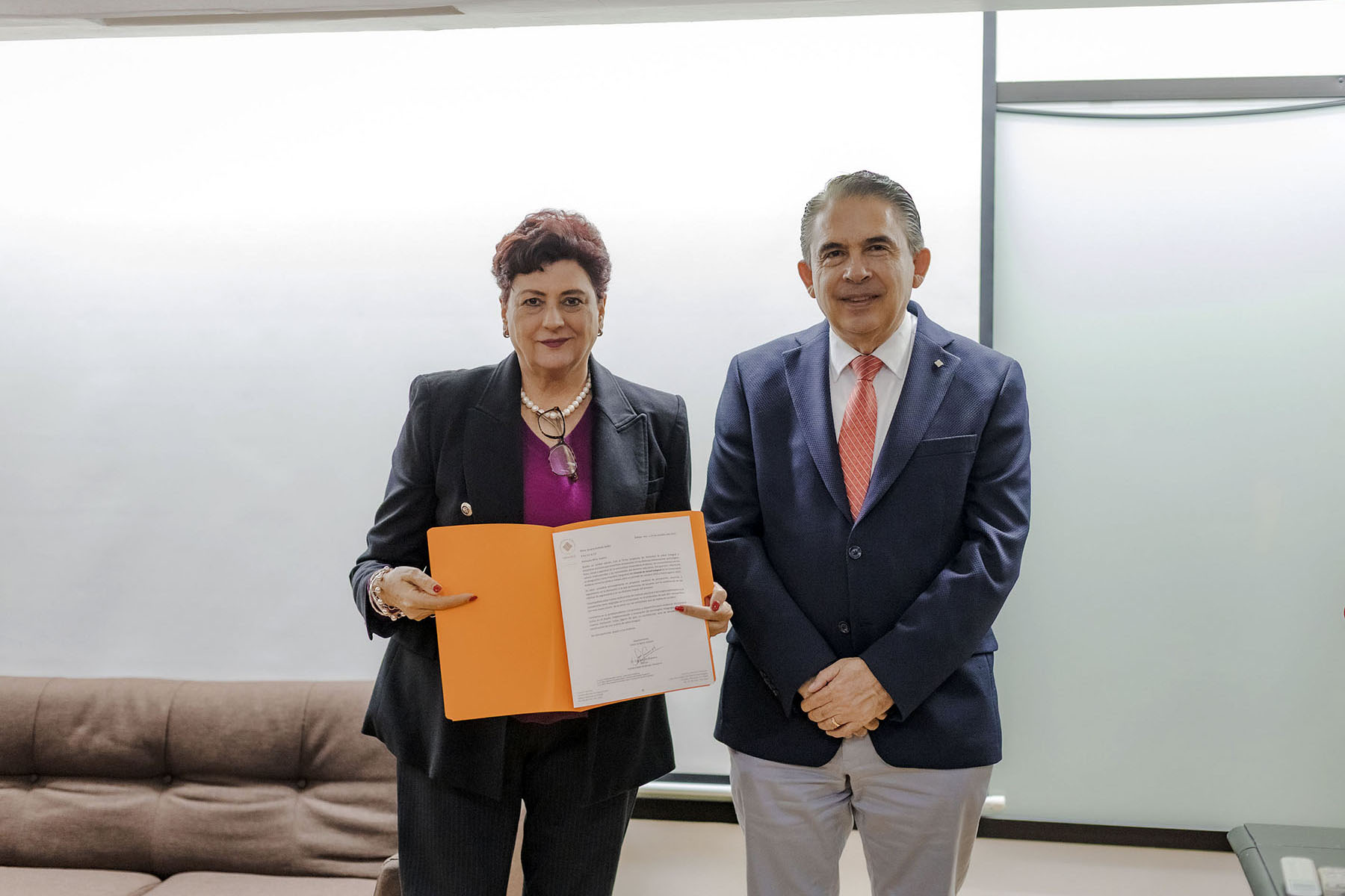 6 / 14 - Comité del Modelo de Salud Integral: Entrega de Nombramientos 6 / 14 - Comité del Modelo de Salud Integral: Entrega de Nombramientos