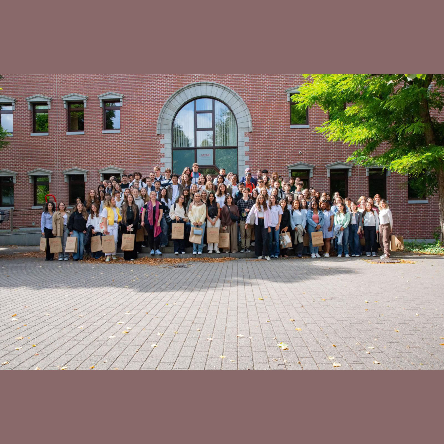 60 / 64 - Estudiantes Viven su Experiencia Internacional 202560 60 / 64 - Estudiantes Viven su Experiencia Internacional 202560