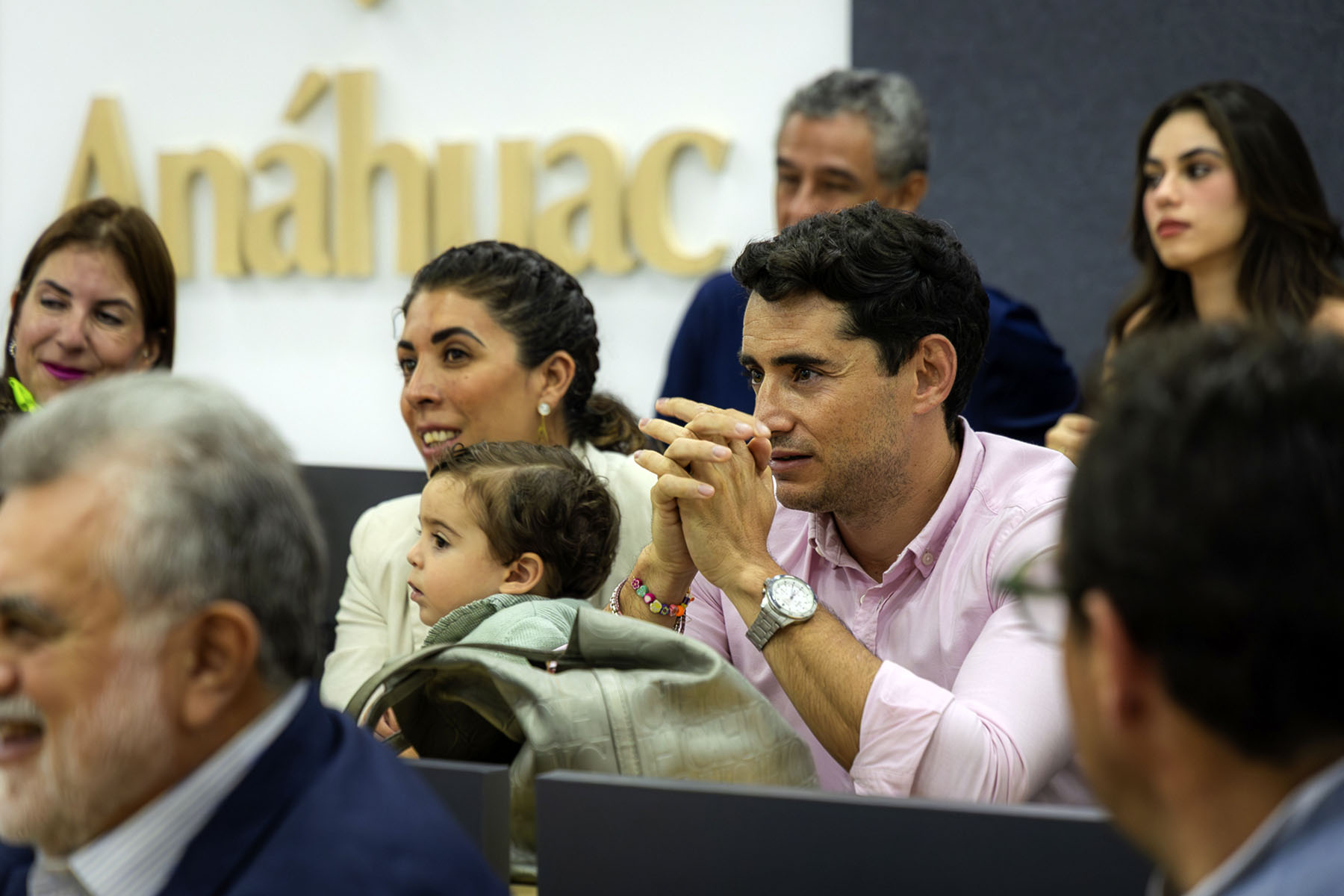 13 / 16 - Instauración de los Nuevos Salones de Posgrado y Educación Continua 13 / 16 - Instauración de los Nuevos Salones de Posgrado y Educación Continua