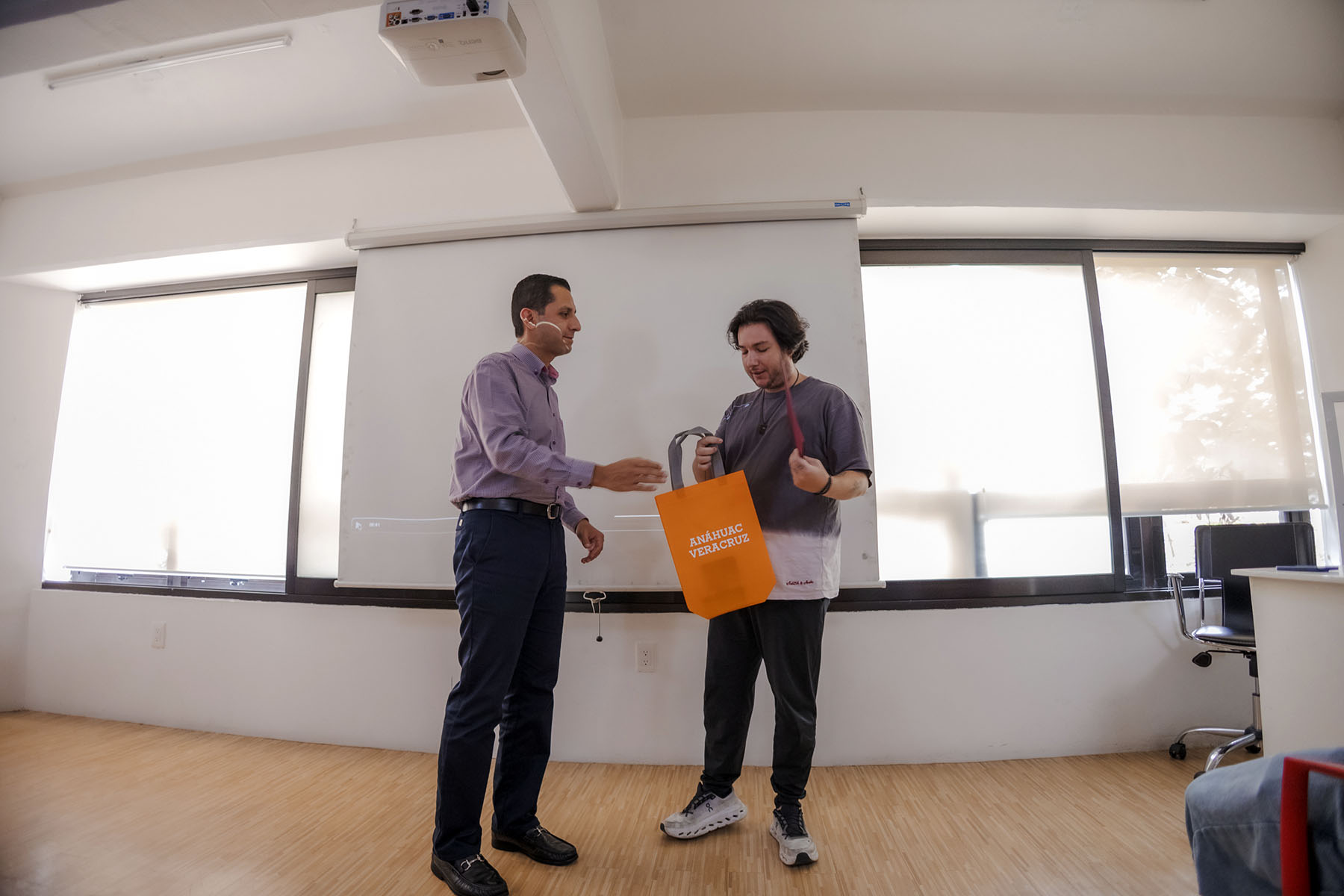 4 / 5 - Taller: Creatividad Publicitaria 4 / 5 - Taller: Creatividad Publicitaria