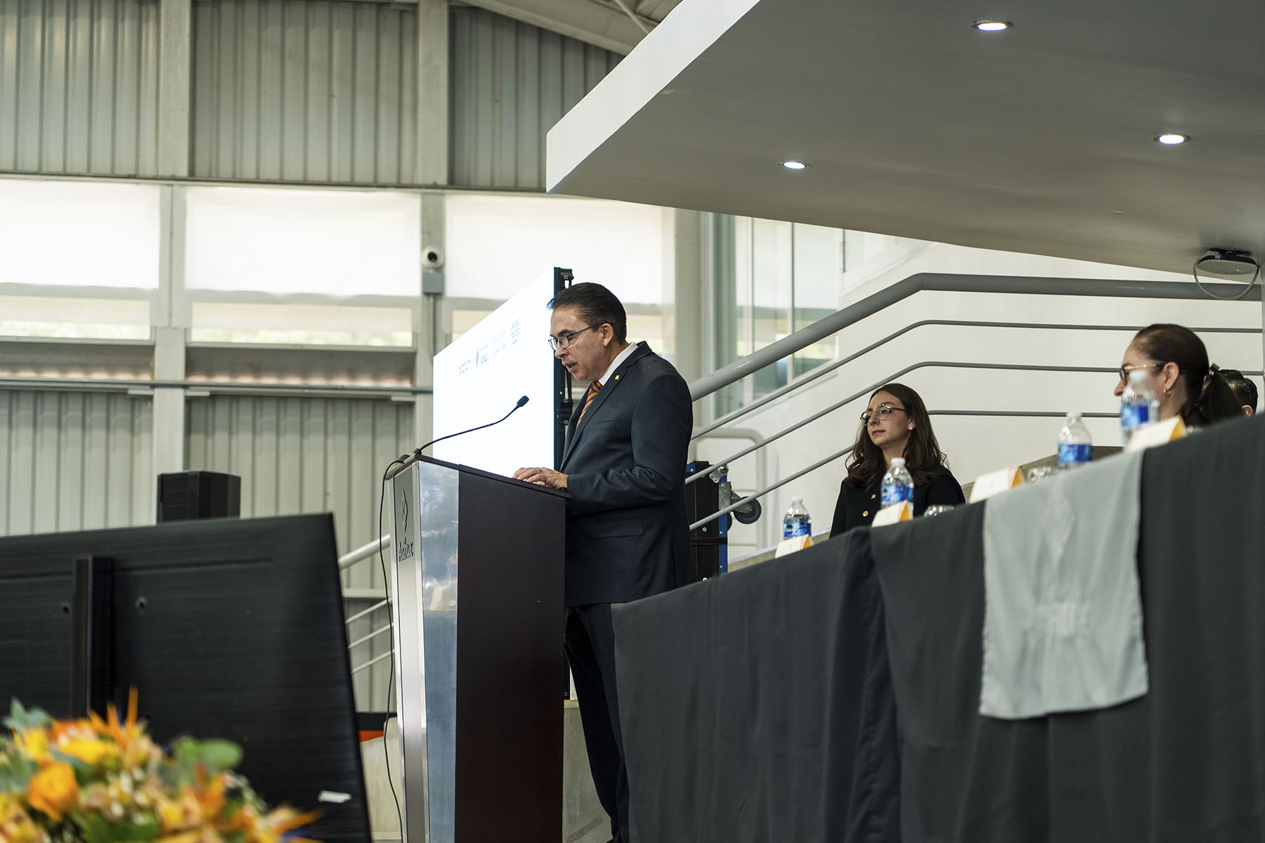 10 / 135 - Día Uno 10 / 135 - Día Uno