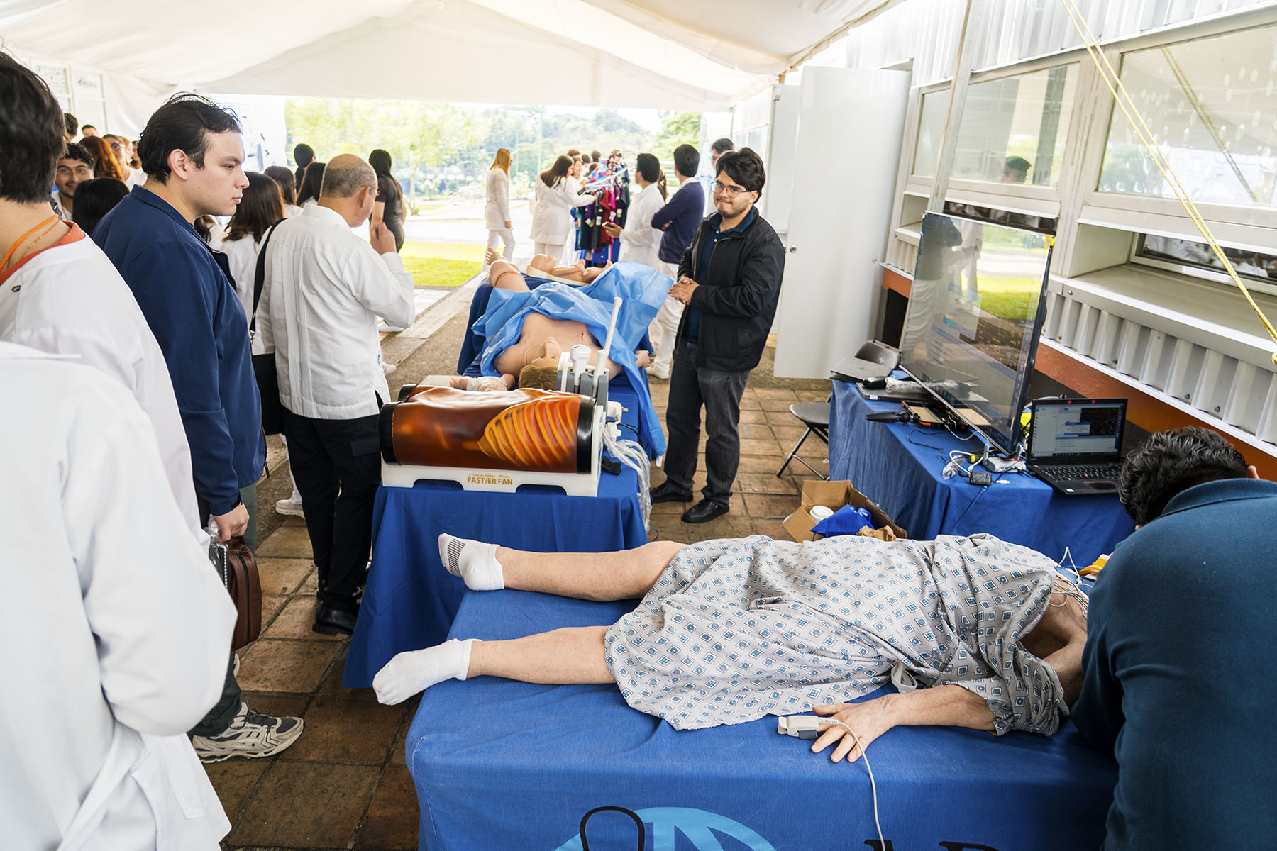 16 / 135 - Día Uno 16 / 135 - Día Uno