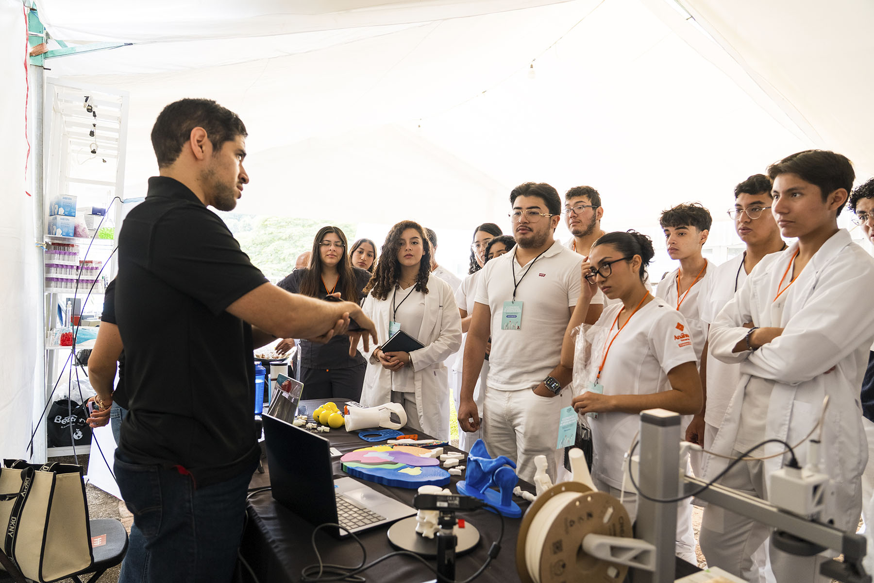 17 / 135 - Día Uno 17 / 135 - Día Uno