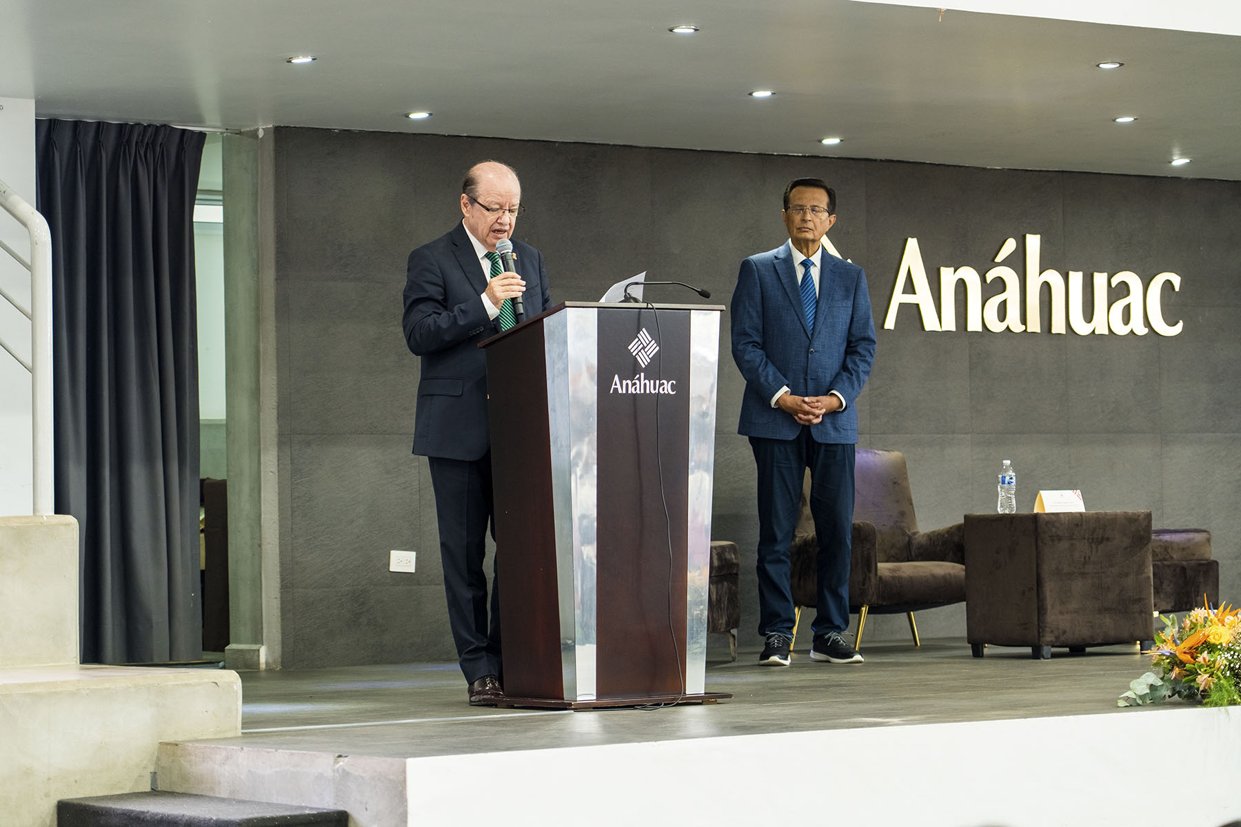 18 / 135 - Día Uno 18 / 135 - Día Uno