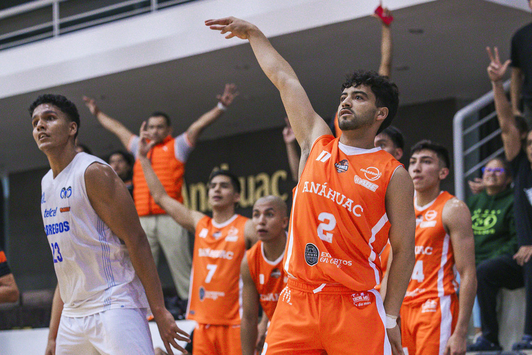 3 / 8 - Leones Tuvo un Debut que Ilusiona 3 / 8 - Leones Tuvo un Debut que Ilusiona