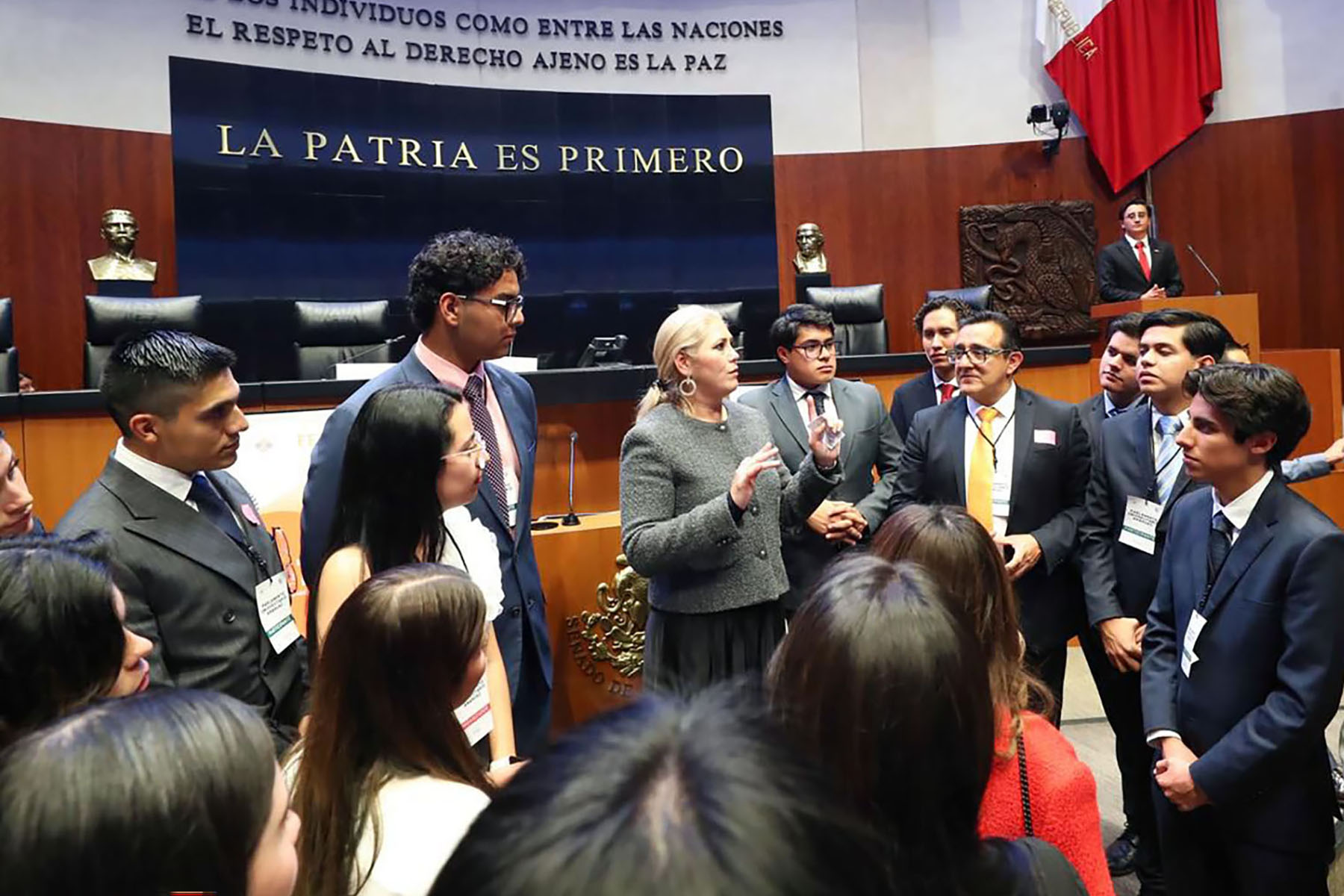 8 / 10 - Primer Parlamento Universitario de la Red Anáhuac en el Senado de la República 8 / 10 - Primer Parlamento Universitario de la Red Anáhuac en el Senado de la República