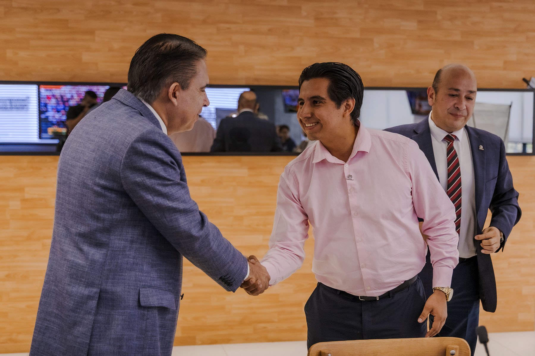 6 / 25 - Desayuno de Trabajo y Renovación de Convenio con COPARMEX 6 / 25 - Desayuno de Trabajo y Renovación de Convenio con COPARMEX