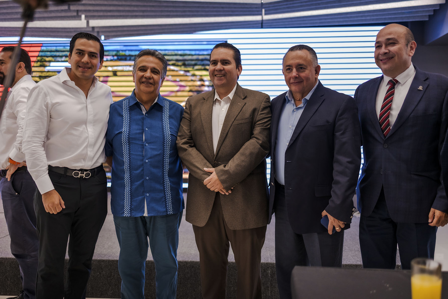 24 / 25 - Desayuno de Trabajo y Renovación de Convenio con COPARMEX 24 / 25 - Desayuno de Trabajo y Renovación de Convenio con COPARMEX