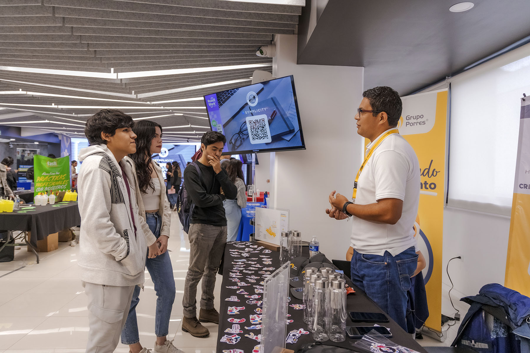 3 / 4 - Road2Work: Feria de Prácticas Profesionales y Empleabilidad 3 / 4 - Road2Work: Feria de Prácticas Profesionales y Empleabilidad