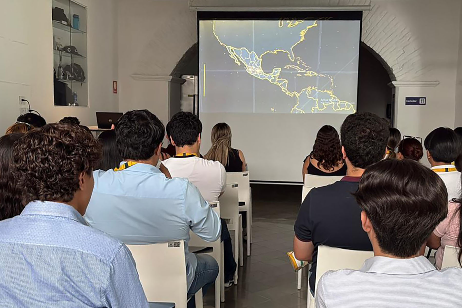 2 / 3 - Visita Académica a la Empresa Aduanal GOMSA — Puerto de Veracruz 2 / 3 - Visita Académica a la Empresa Aduanal GOMSA — Puerto de Veracruz