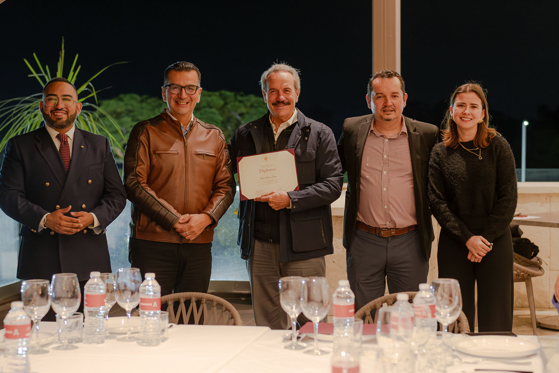 7 / 32 - Clausura del Curso en Cultura y Cata de Vinos Franceses 7 / 32 - Clausura del Curso en Cultura y Cata de Vinos Franceses