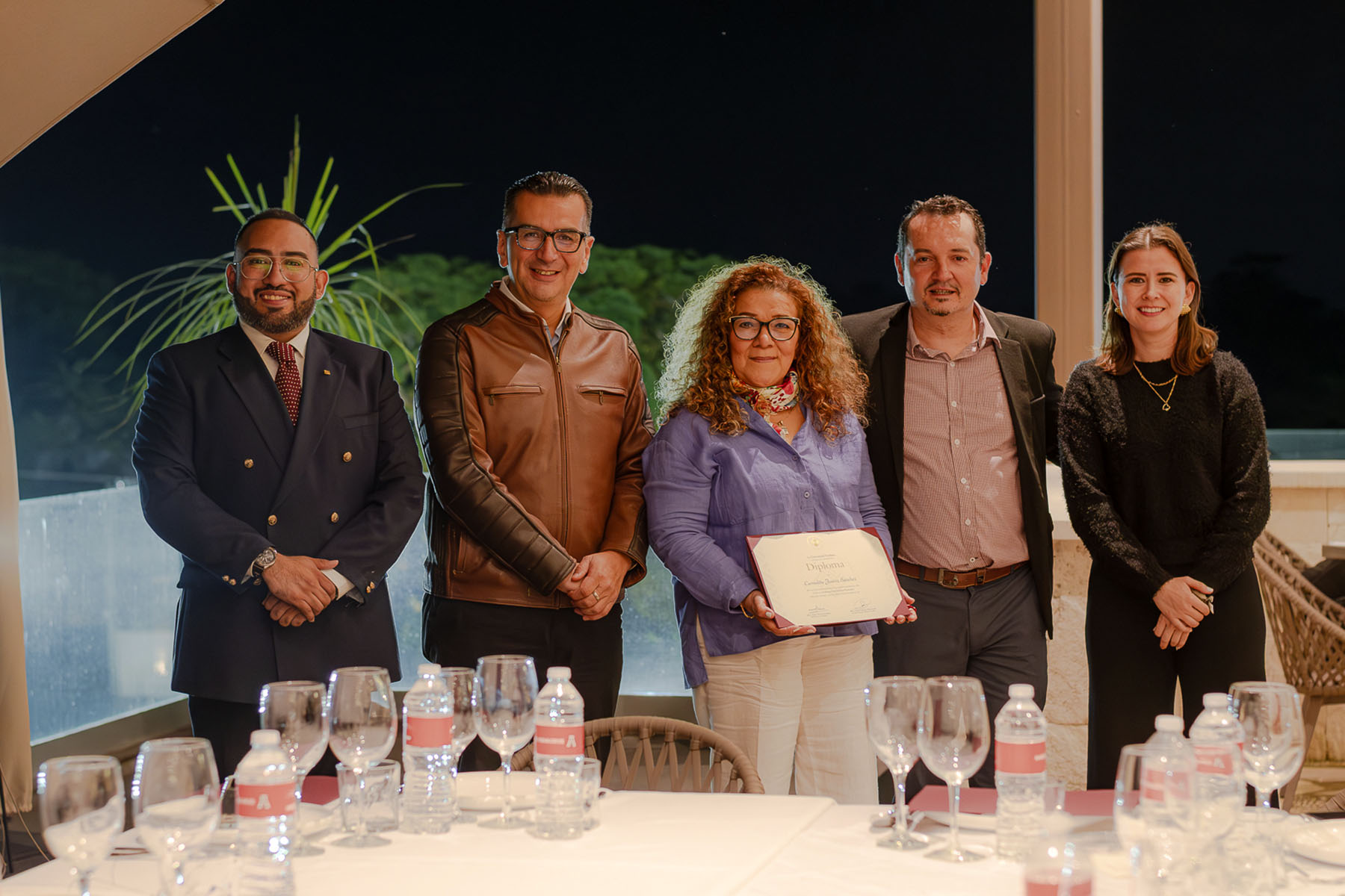 9 / 32 - Clausura del Curso en Cultura y Cata de Vinos Franceses 9 / 32 - Clausura del Curso en Cultura y Cata de Vinos Franceses
