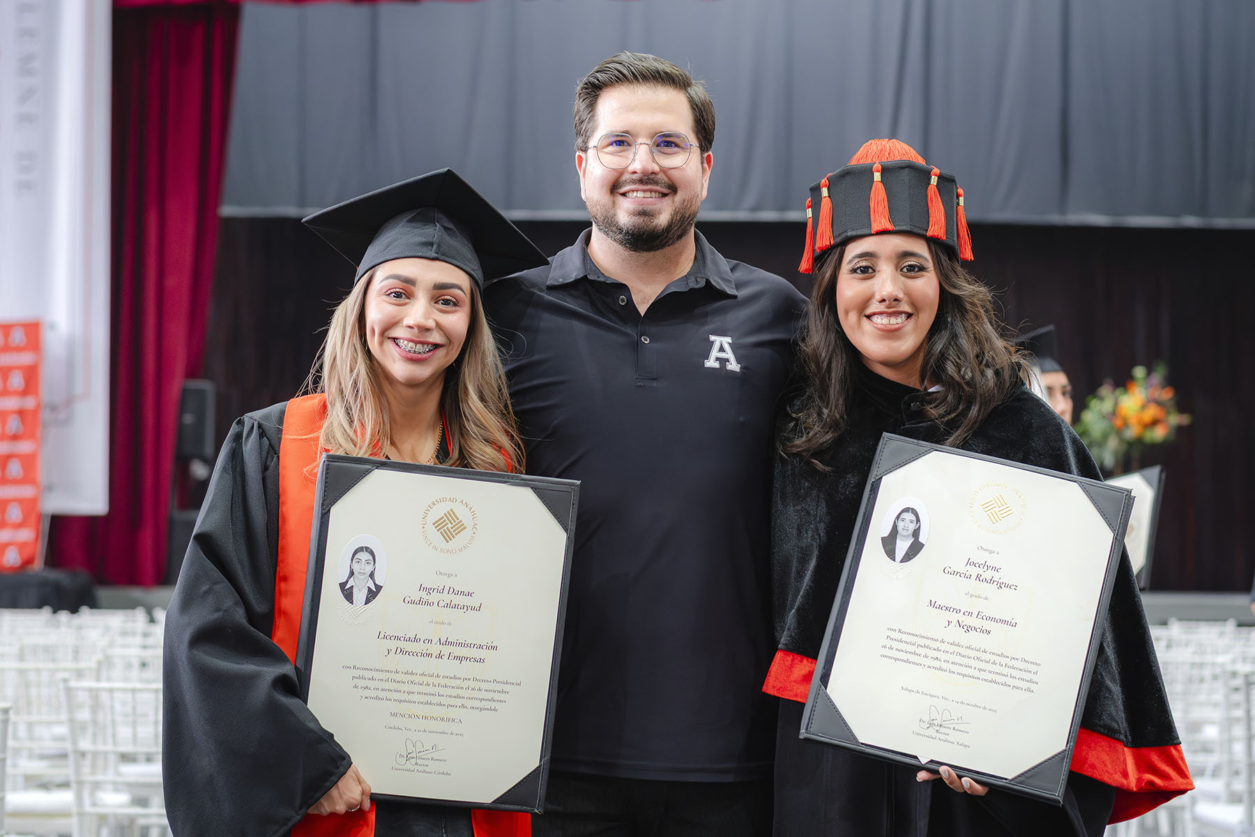135 / 154 - Ceremonia Solemne de Conferimiento de Grado: Galería 135 / 154 - Ceremonia Solemne de Conferimiento de Grado: Galería