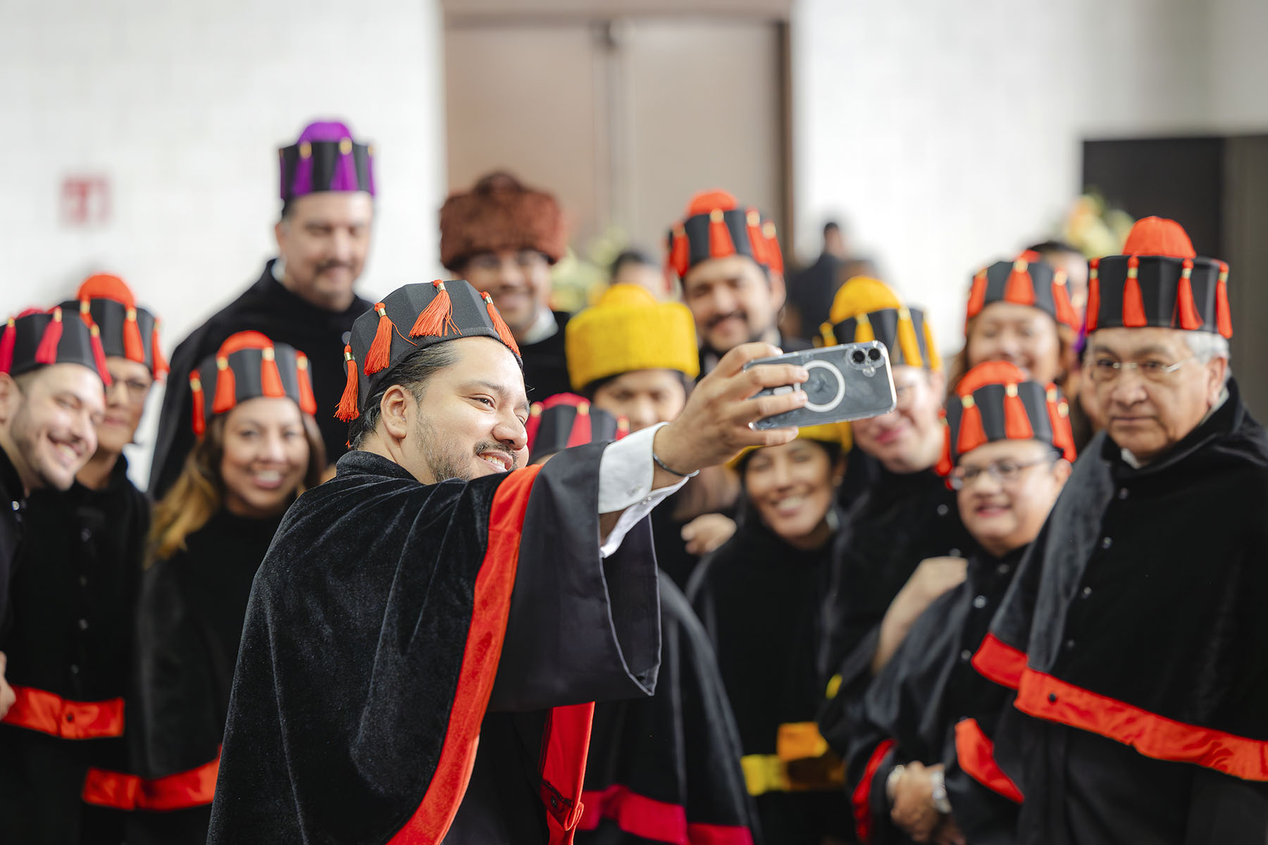 26 / 154 - Ceremonia Solemne de Conferimiento de Grado: Galería 26 / 154 - Ceremonia Solemne de Conferimiento de Grado: Galería