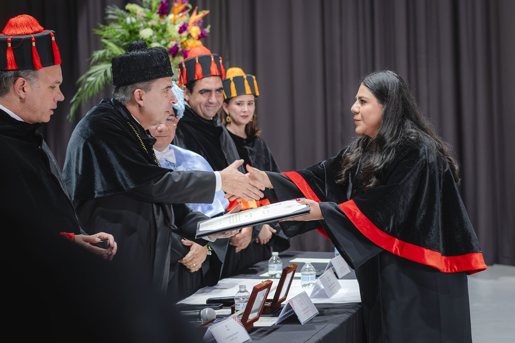 80 / 154 - Ceremonia Solemne de Conferimiento de Grado: Galería 80 / 154 - Ceremonia Solemne de Conferimiento de Grado: Galería