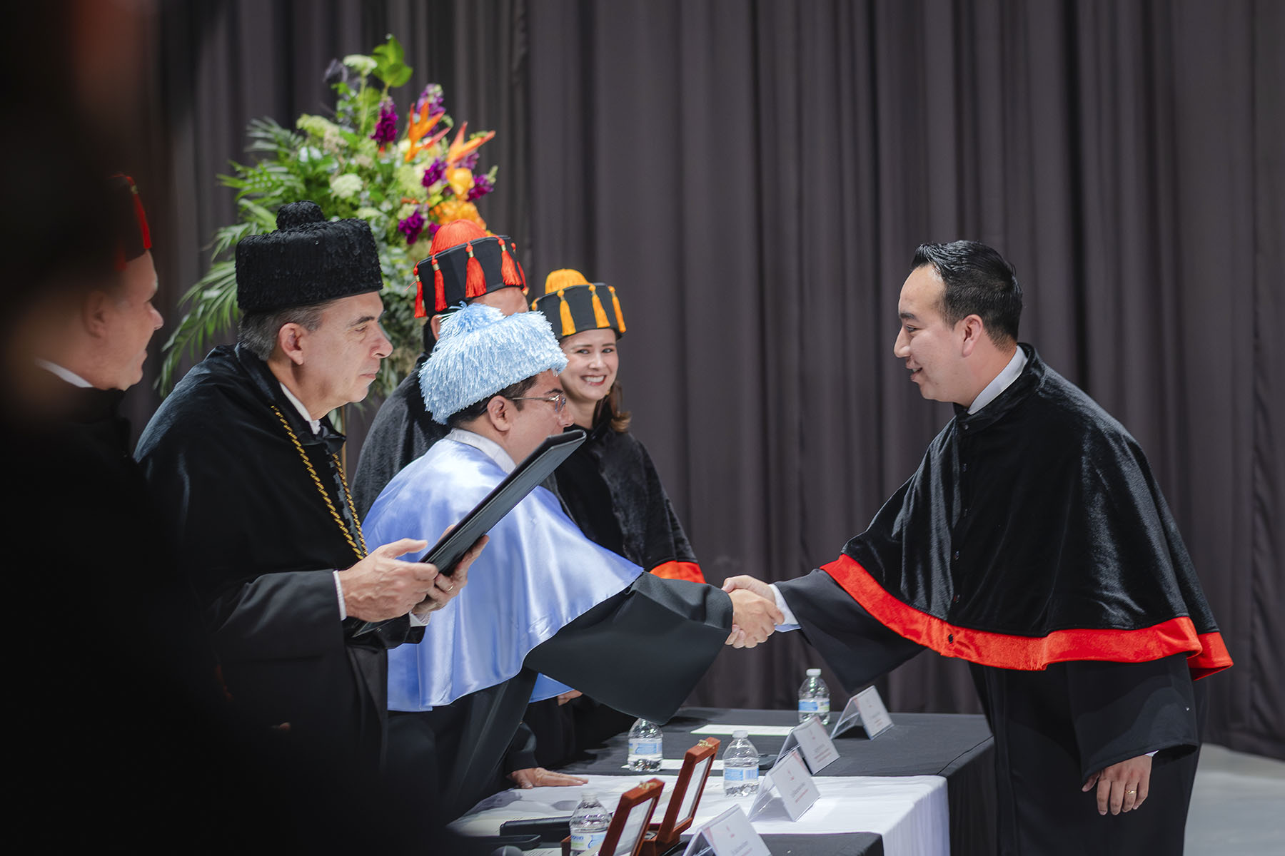 86 / 154 - Ceremonia Solemne de Conferimiento de Grado: Galería 86 / 154 - Ceremonia Solemne de Conferimiento de Grado: Galería