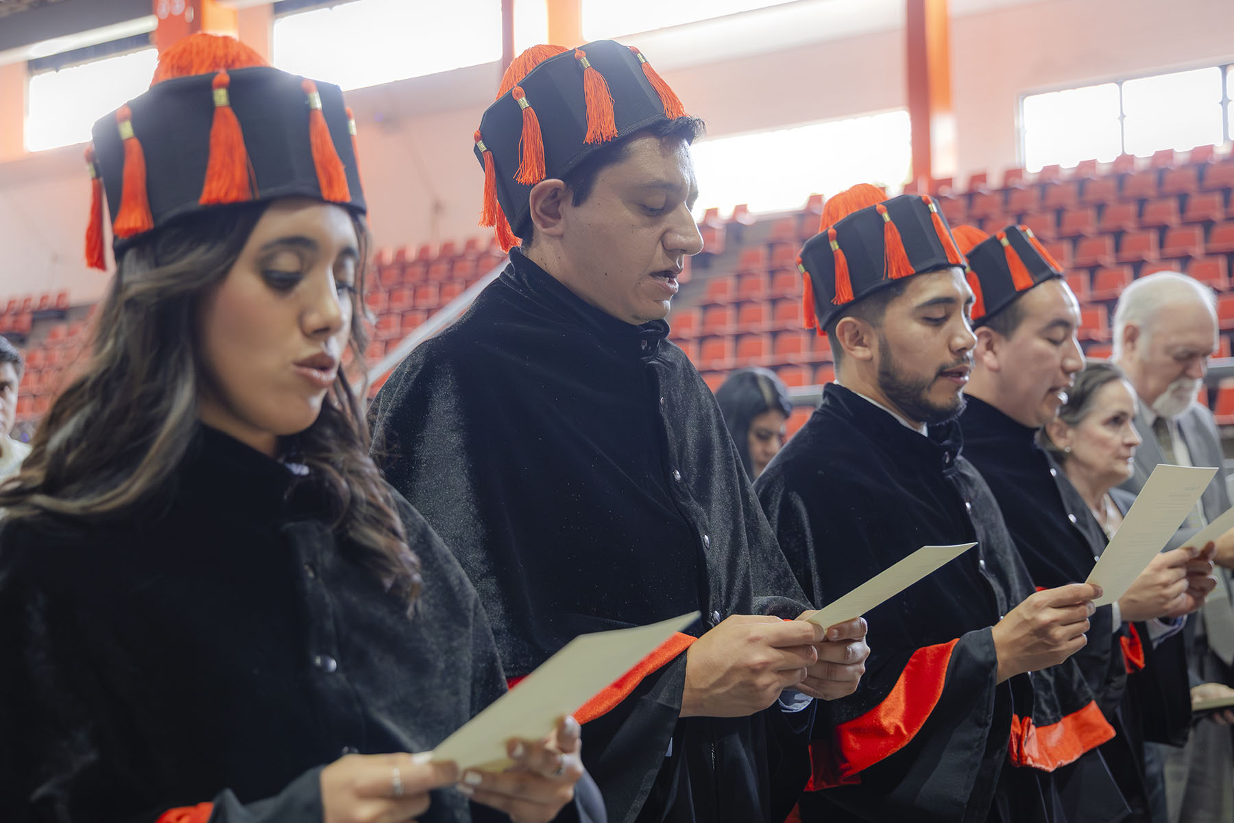 100 / 154 - Ceremonia Solemne de Conferimiento de Grado: Galería 100 / 154 - Ceremonia Solemne de Conferimiento de Grado: Galería