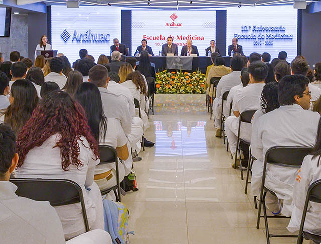 La Escuela de Medicina Celebra 10 Años de Excelencia, Vocación y Liderazgo de Acción Positiva