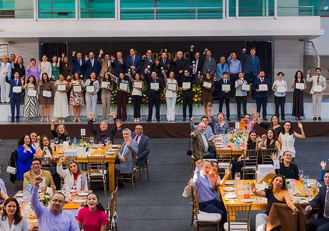 La Excelencia que Trasciende: Entrega del Premio Excellentia Aurea en el Campus Xalapa
