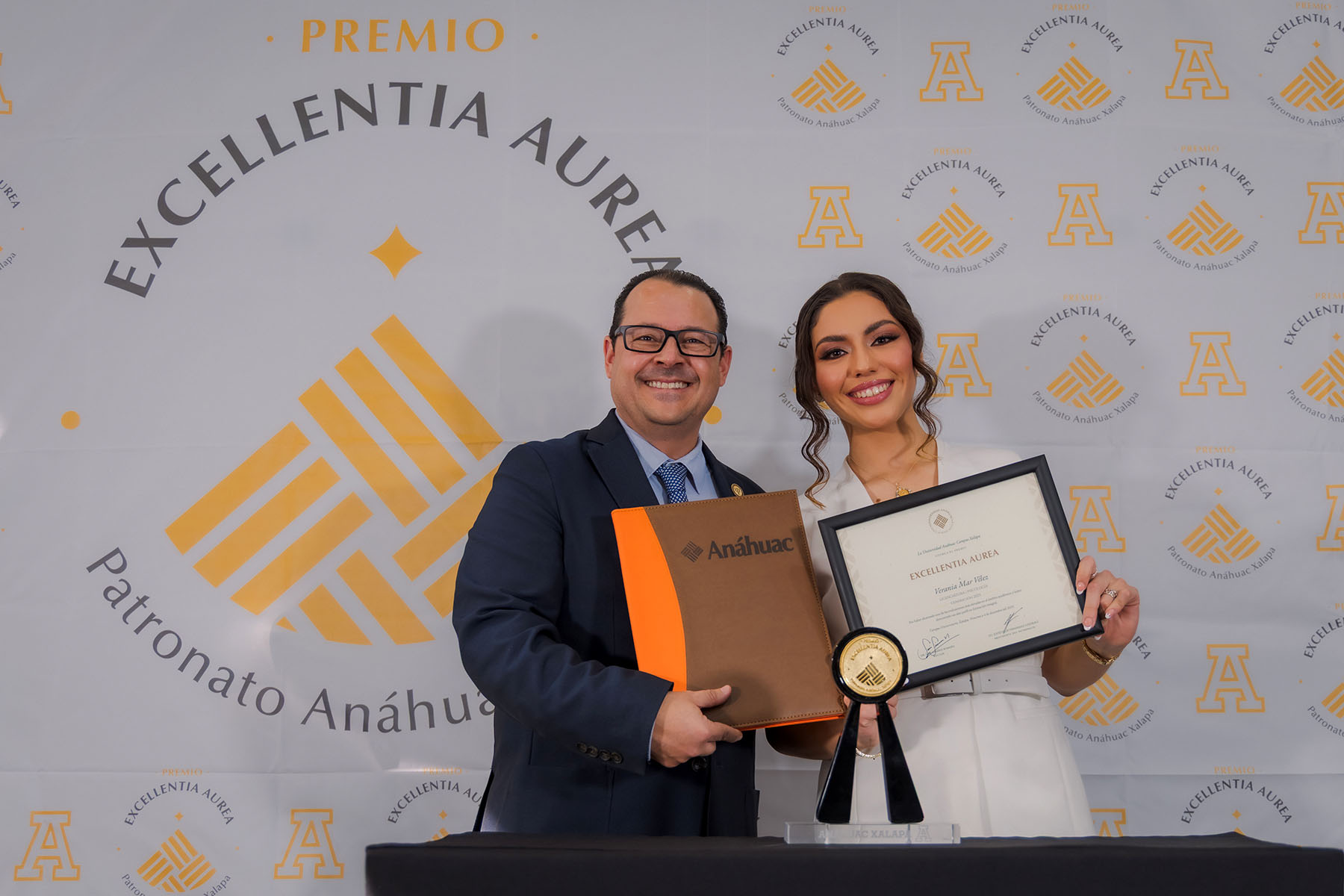 42 / 53 - La Excelencia que Trasciende: Entrega del Premio Excellentia Aurea en el Campus Xalapa 42 / 53 - La Excelencia que Trasciende: Entrega del Premio Excellentia Aurea en el Campus Xalapa