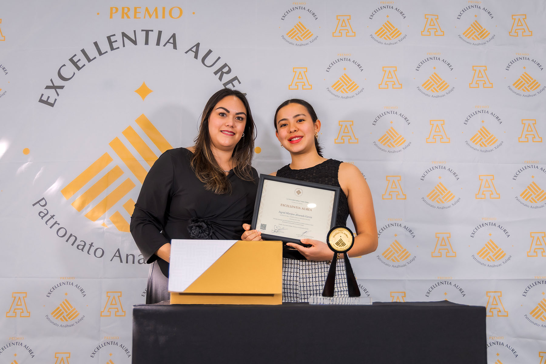 43 / 53 - La Excelencia que Trasciende: Entrega del Premio Excellentia Aurea en el Campus Xalapa 43 / 53 - La Excelencia que Trasciende: Entrega del Premio Excellentia Aurea en el Campus Xalapa
