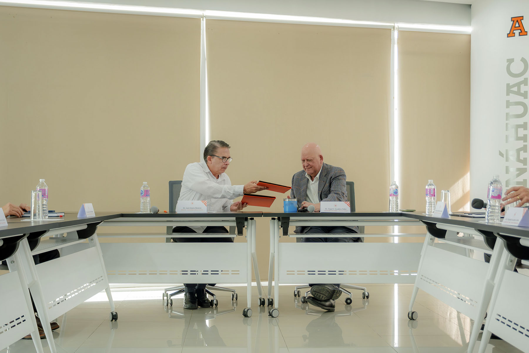 5 / 9 - Firma de Convenio con el Sanatorio Escudero 5 / 9 - Firma de Convenio con el Sanatorio Escudero