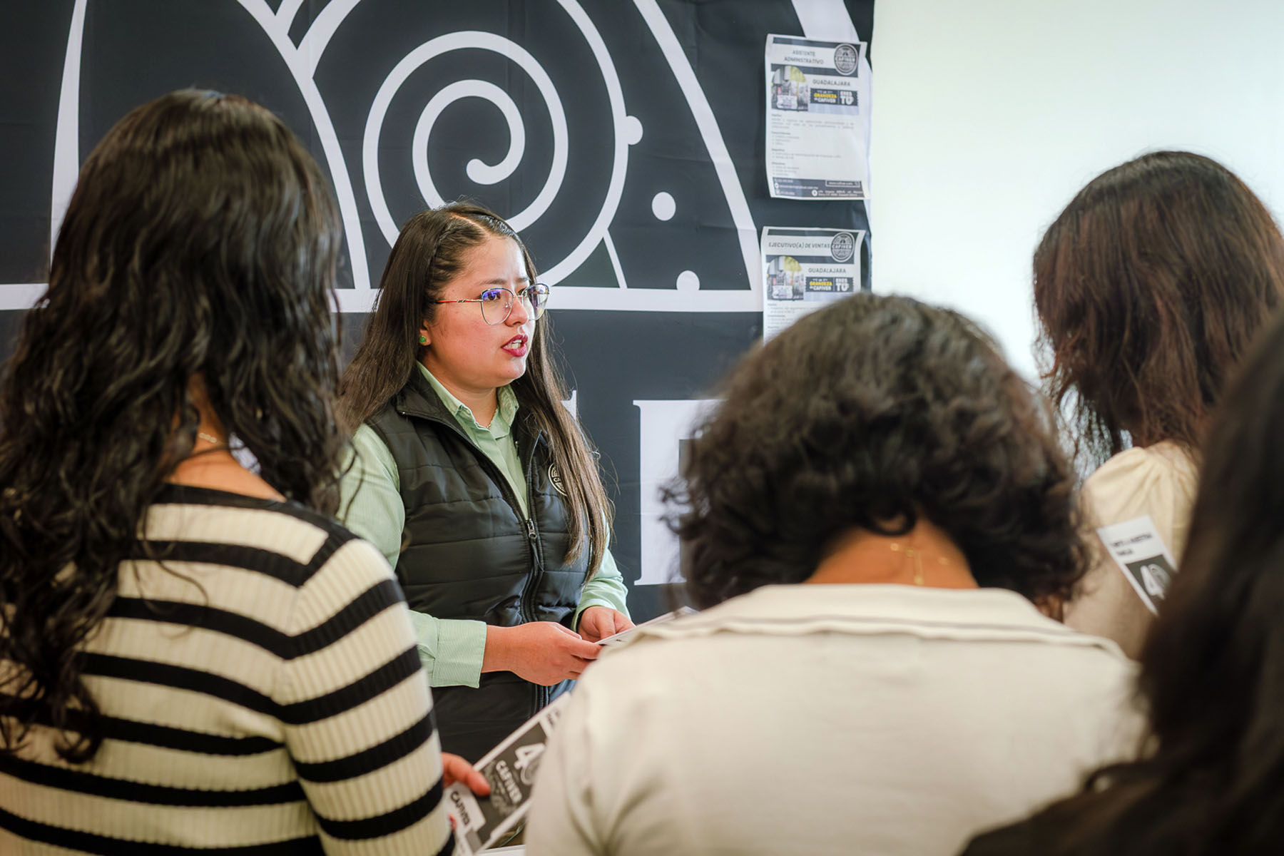 24 / 40 - Road2Work: Conecta a Más de 230 Estudiantes con el Mercado Laboral 24 / 40 - Road2Work: Conecta a Más de 230 Estudiantes con el Mercado Laboral