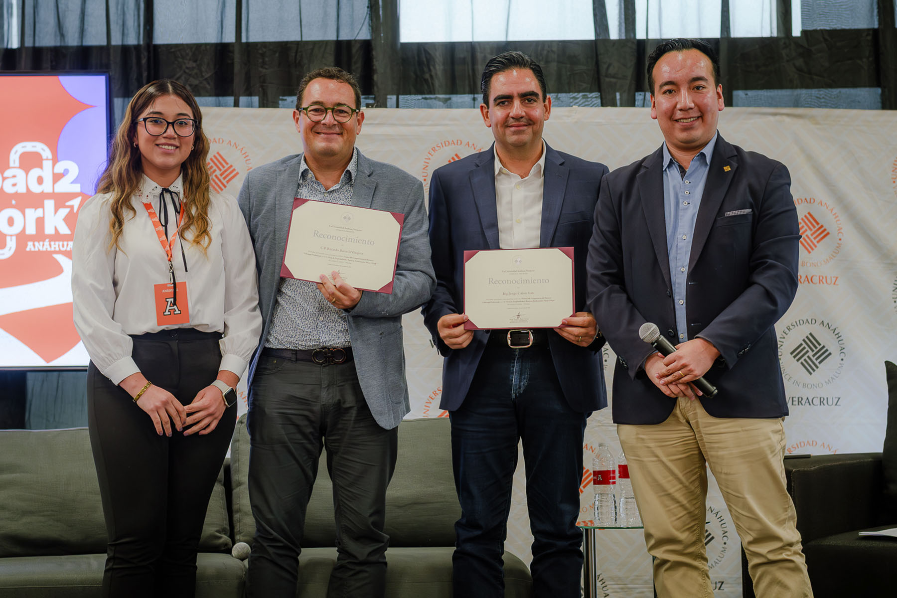 33 / 40 - Road2Work: Conecta a Más de 230 Estudiantes con el Mercado Laboral 33 / 40 - Road2Work: Conecta a Más de 230 Estudiantes con el Mercado Laboral