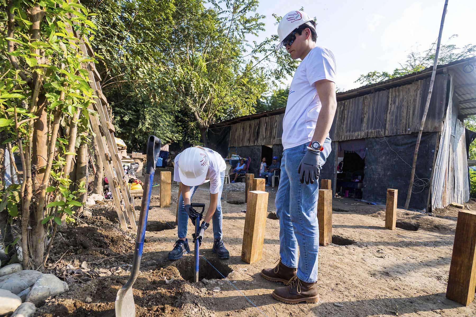 10 / 50 - ASUA Reconstruye 10 / 50 - ASUA Reconstruye