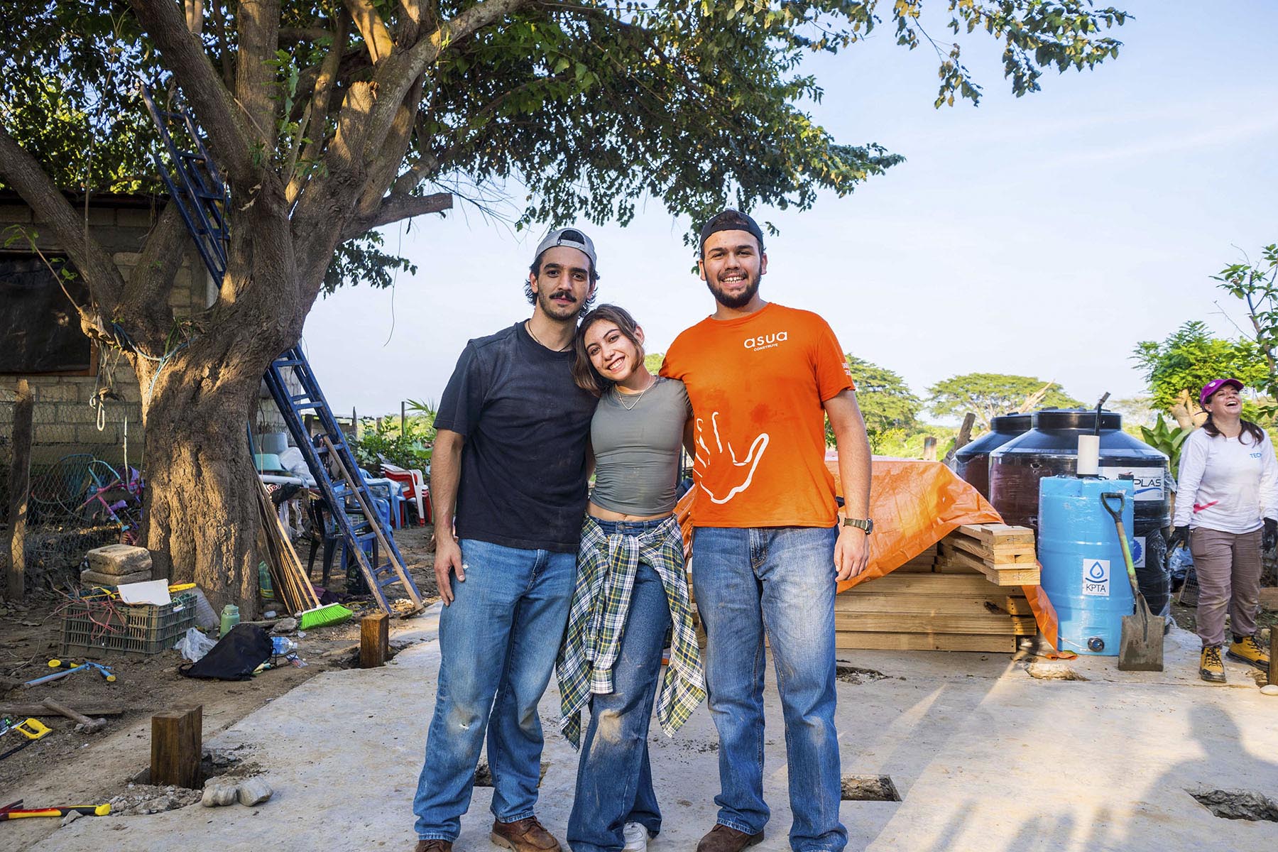 17 / 50 - ASUA Reconstruye 17 / 50 - ASUA Reconstruye