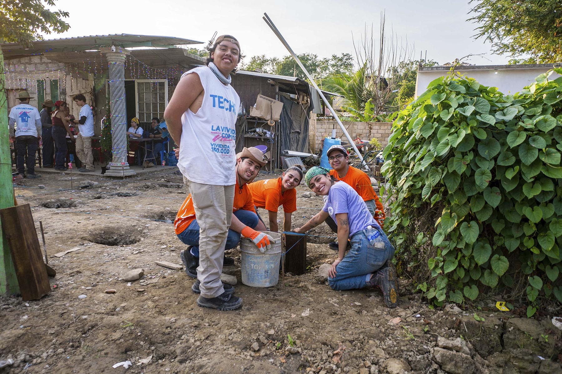 19 / 50 - ASUA Reconstruye 19 / 50 - ASUA Reconstruye