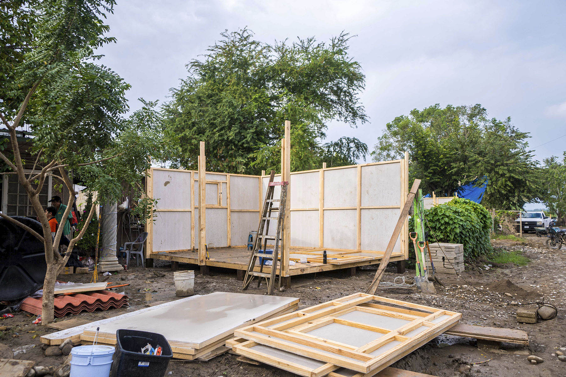 33 / 50 - ASUA Reconstruye 33 / 50 - ASUA Reconstruye