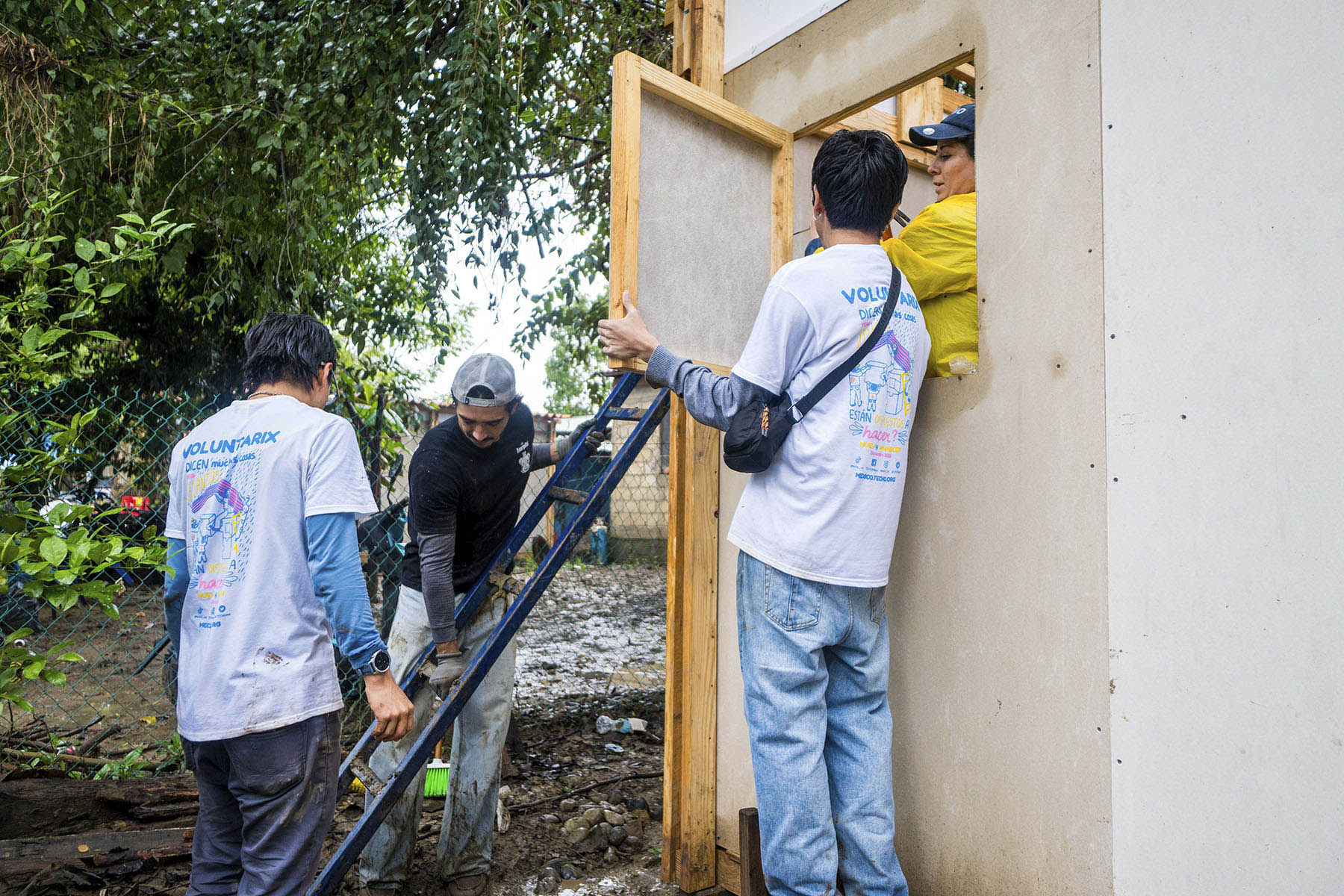 43 / 50 - ASUA Reconstruye 43 / 50 - ASUA Reconstruye