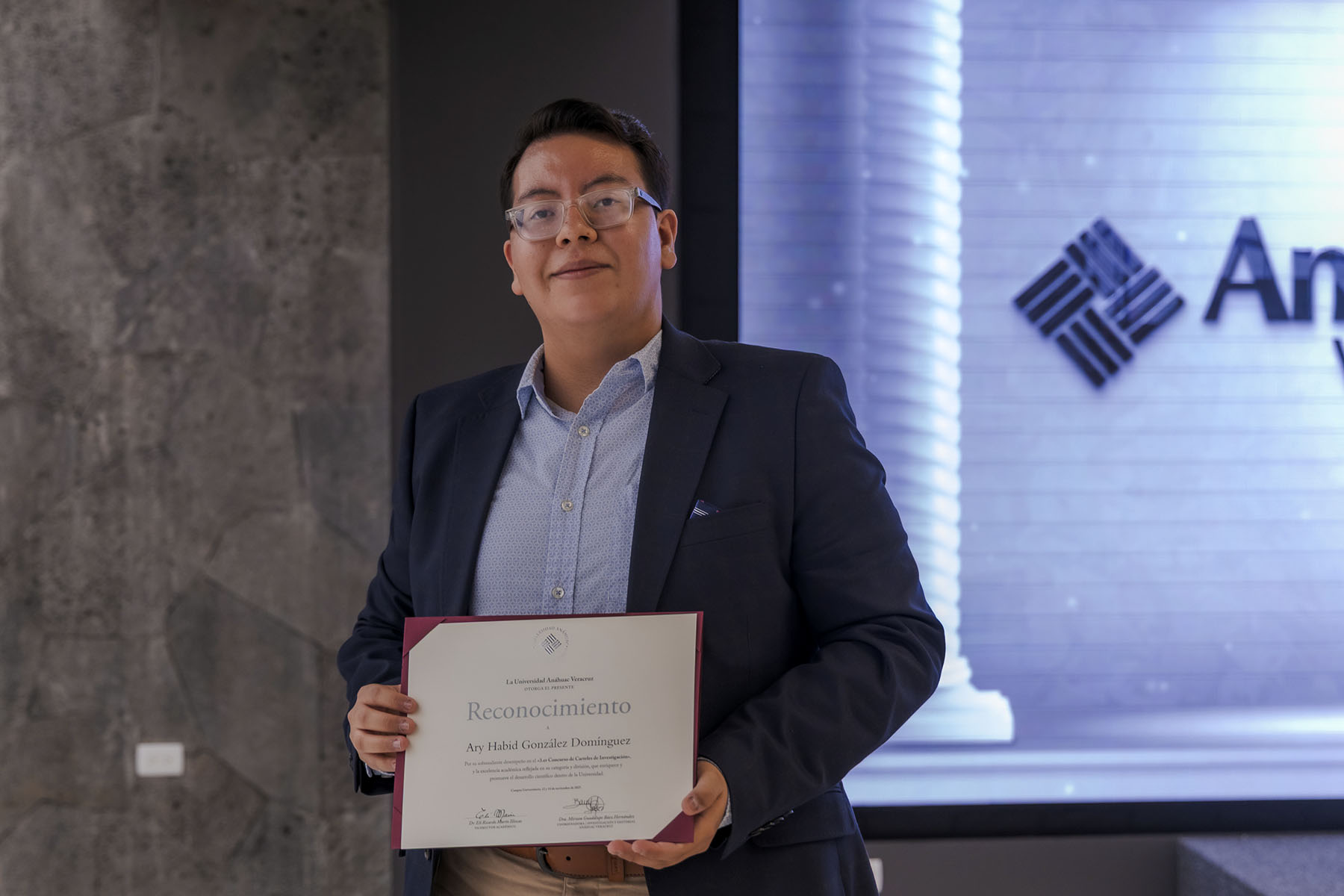 39 / 58 - 3.er Concurso de Carteles de Investigación 39 / 58 - 3.er Concurso de Carteles de Investigación