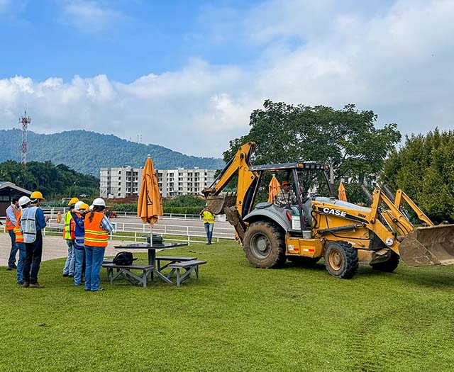 Formación Técnica Desde el Terreno: Práctica de Mecánica de Suelos para Arquitectura