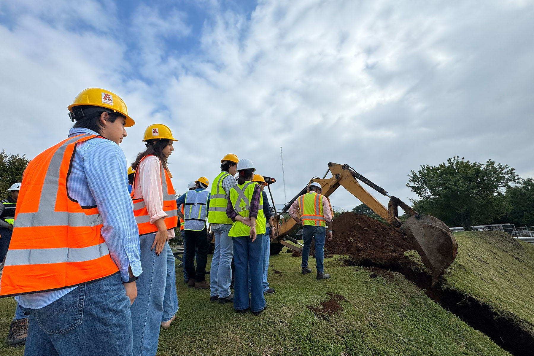 2 / 10 - Formación Técnica Desde el Terreno: Práctica de Mecánica de Suelos para Arquitectura 2 / 10 - Formación Técnica Desde el Terreno: Práctica de Mecánica de Suelos para Arquitectura
