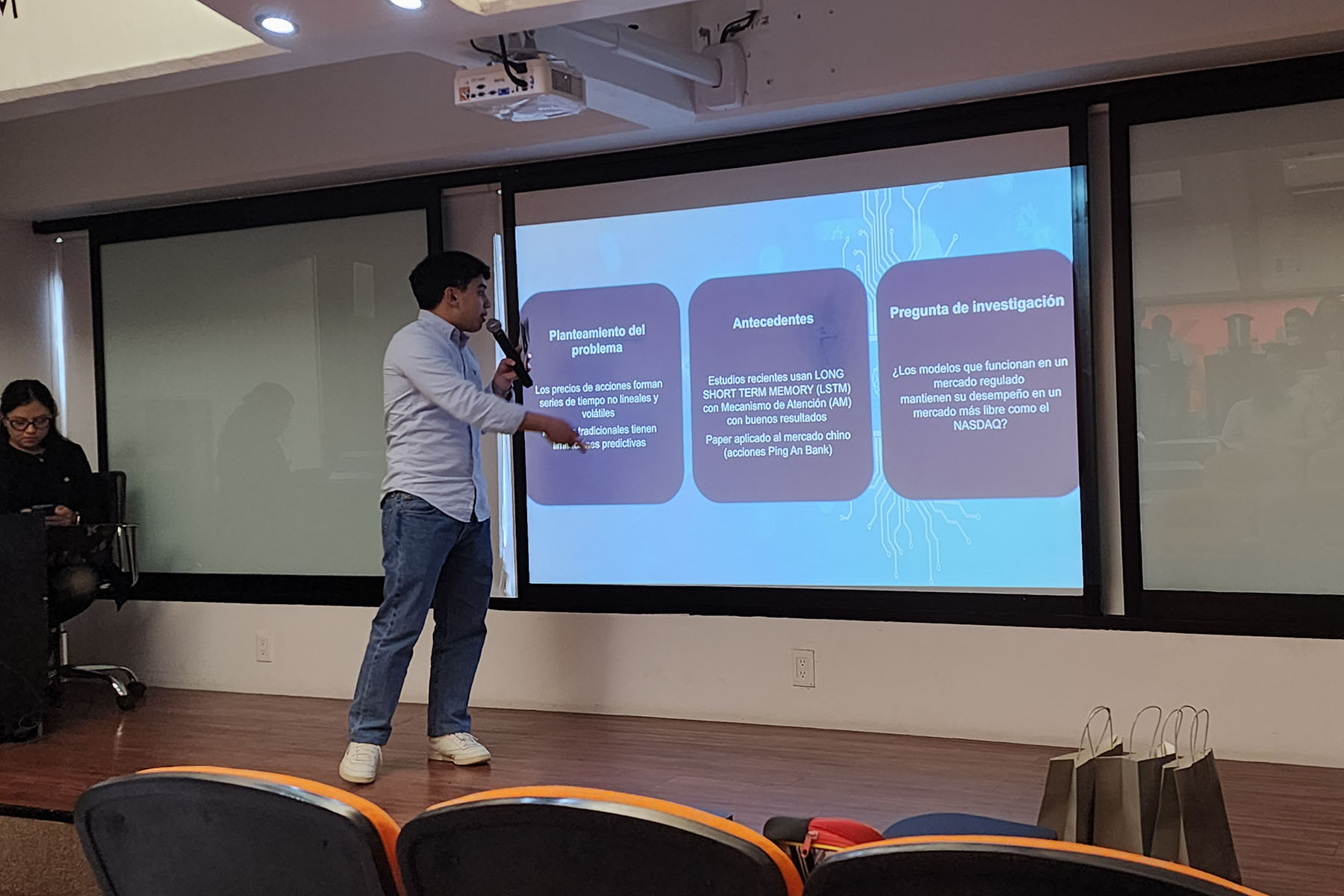 4 / 15 - Actuando y Modelando: Concurso de Minicharlas 4 / 15 - Actuando y Modelando: Concurso de Minicharlas