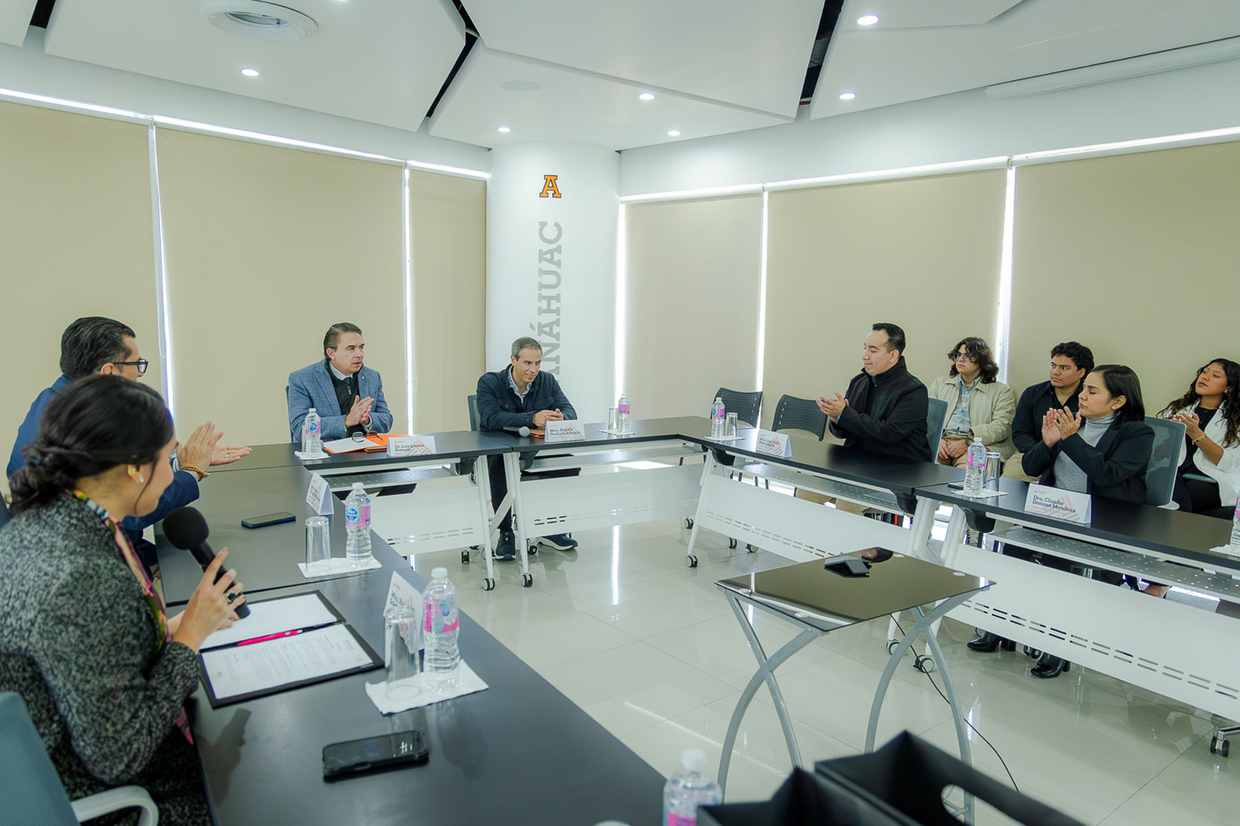 2 / 11 - Firma de Convenio con Suproagro 2 / 11 - Firma de Convenio con Suproagro