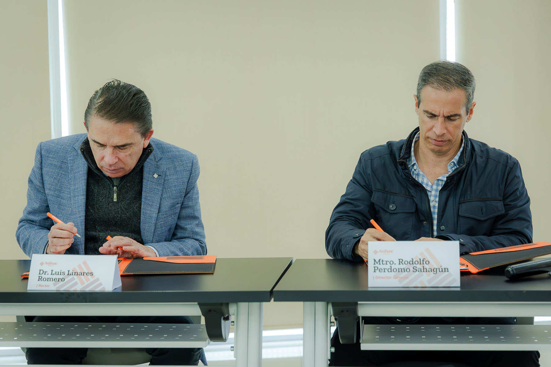 6 / 11 - Firma de Convenio con Suproagro 6 / 11 - Firma de Convenio con Suproagro