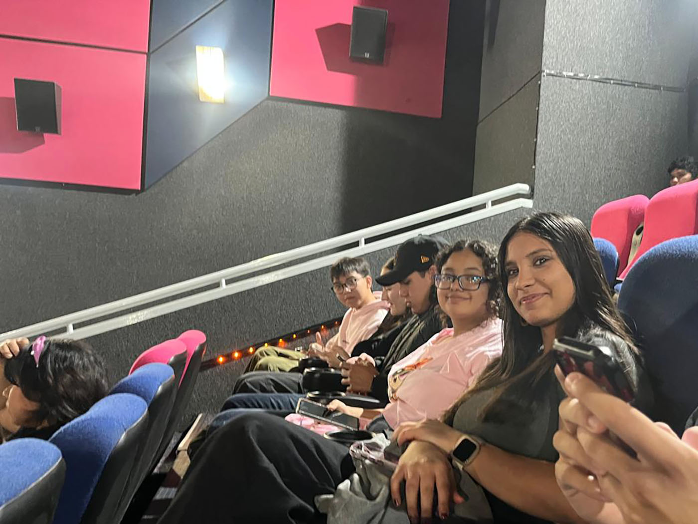 1 / 9 - Alumnos de Diseño Multimedia en el Festival Internacional de Cine de Orizaba 1 / 9 - Alumnos de Diseño Multimedia en el Festival Internacional de Cine de Orizaba