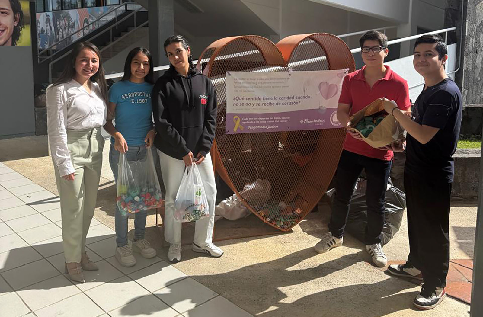 3 / 6 - Proyecto Social de Estudiantes de Administración y Dirección de Empresas: Dona Vida 3 / 6 - Proyecto Social de Estudiantes de Administración y Dirección de Empresas: Dona Vida