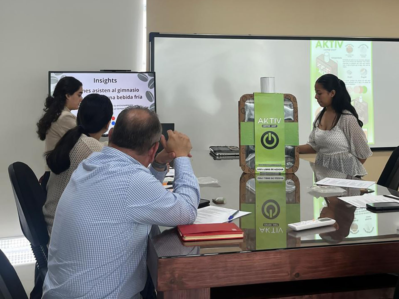 3 / 10 - Desarrollo de Embalaje: Alumnos de Diseño Industrial Colaboran con Empresario 3 / 10 - Desarrollo de Embalaje: Alumnos de Diseño Industrial Colaboran con Empresario