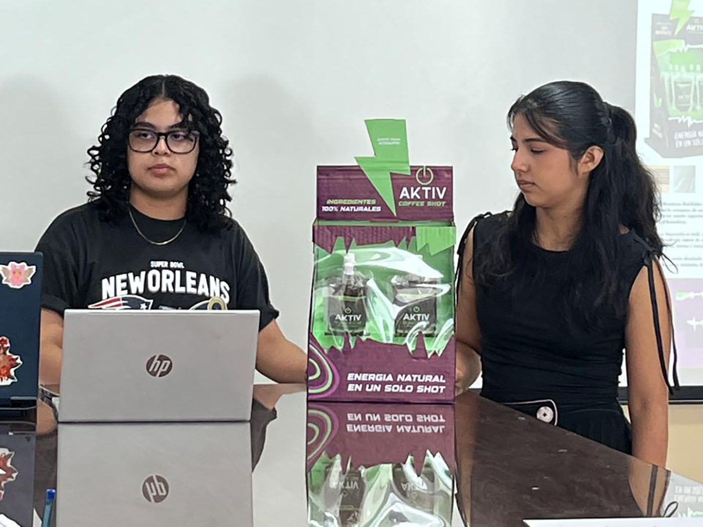 7 / 10 - Desarrollo de Embalaje: Alumnos de Diseño Industrial Colaboran con Empresario 7 / 10 - Desarrollo de Embalaje: Alumnos de Diseño Industrial Colaboran con Empresario