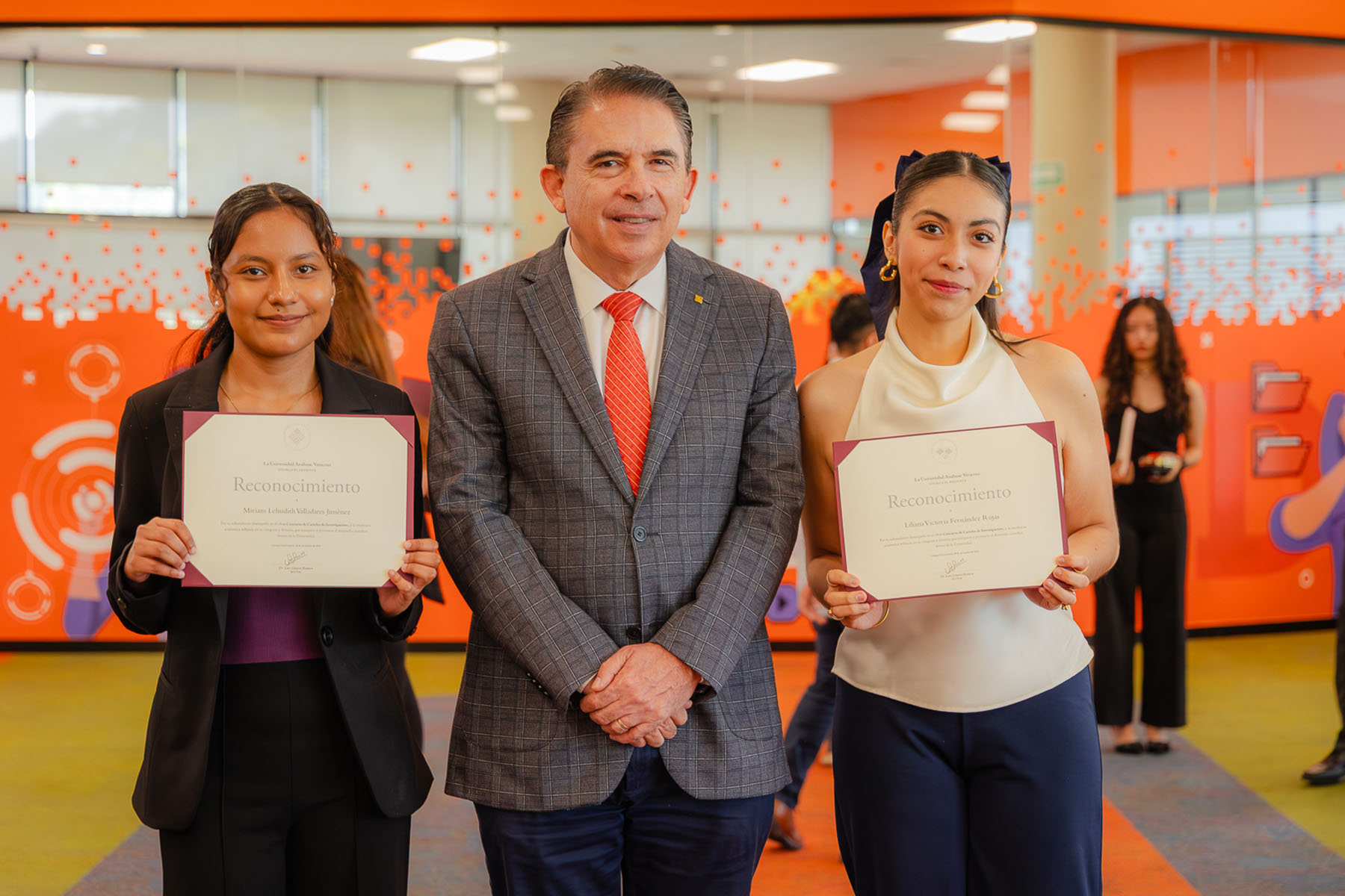 26 / 36 - Entrega de Reconocimientos a los Ganadores del 3.er Concurso de Carteles de 26 / 36 - Entrega de Reconocimientos a los Ganadores del 3.er Concurso de Carteles de