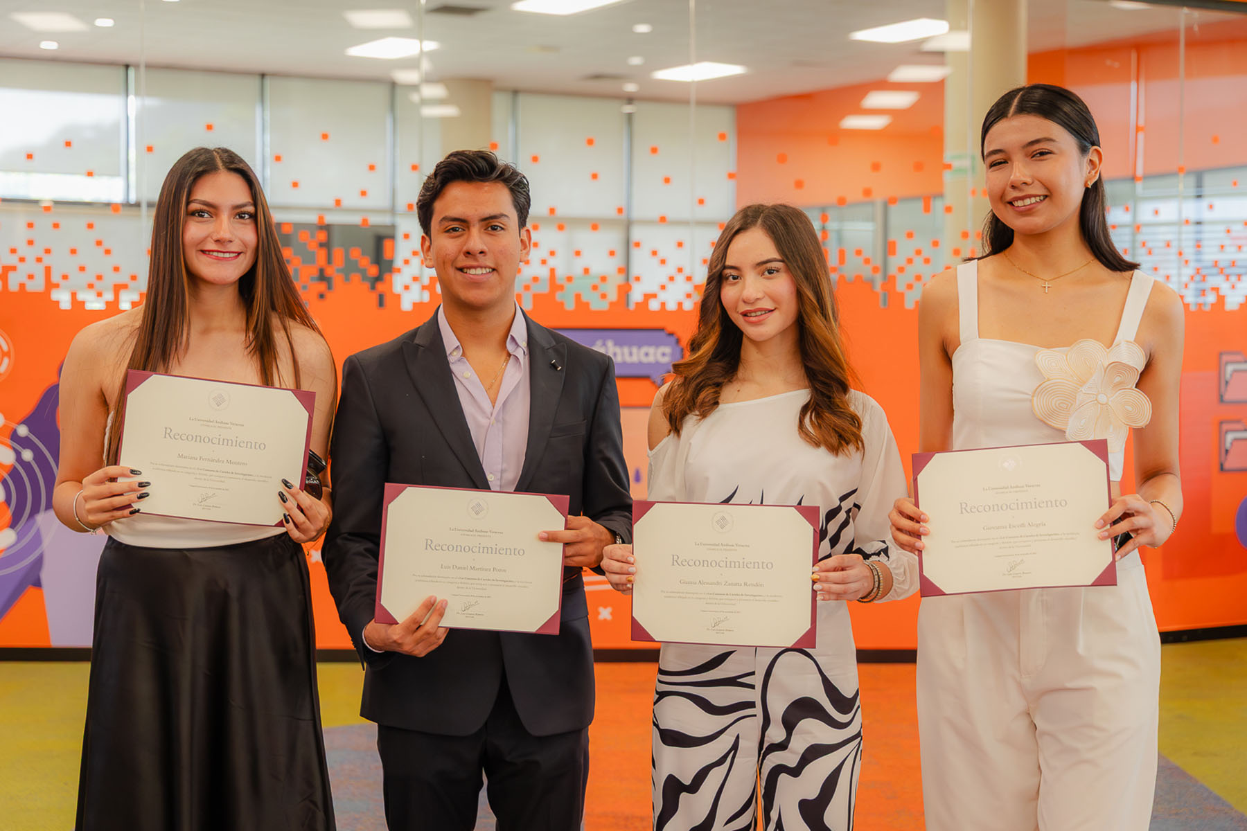 27 / 36 - Entrega de Reconocimientos a los Ganadores del 3.er Concurso de Carteles de 27 / 36 - Entrega de Reconocimientos a los Ganadores del 3.er Concurso de Carteles de