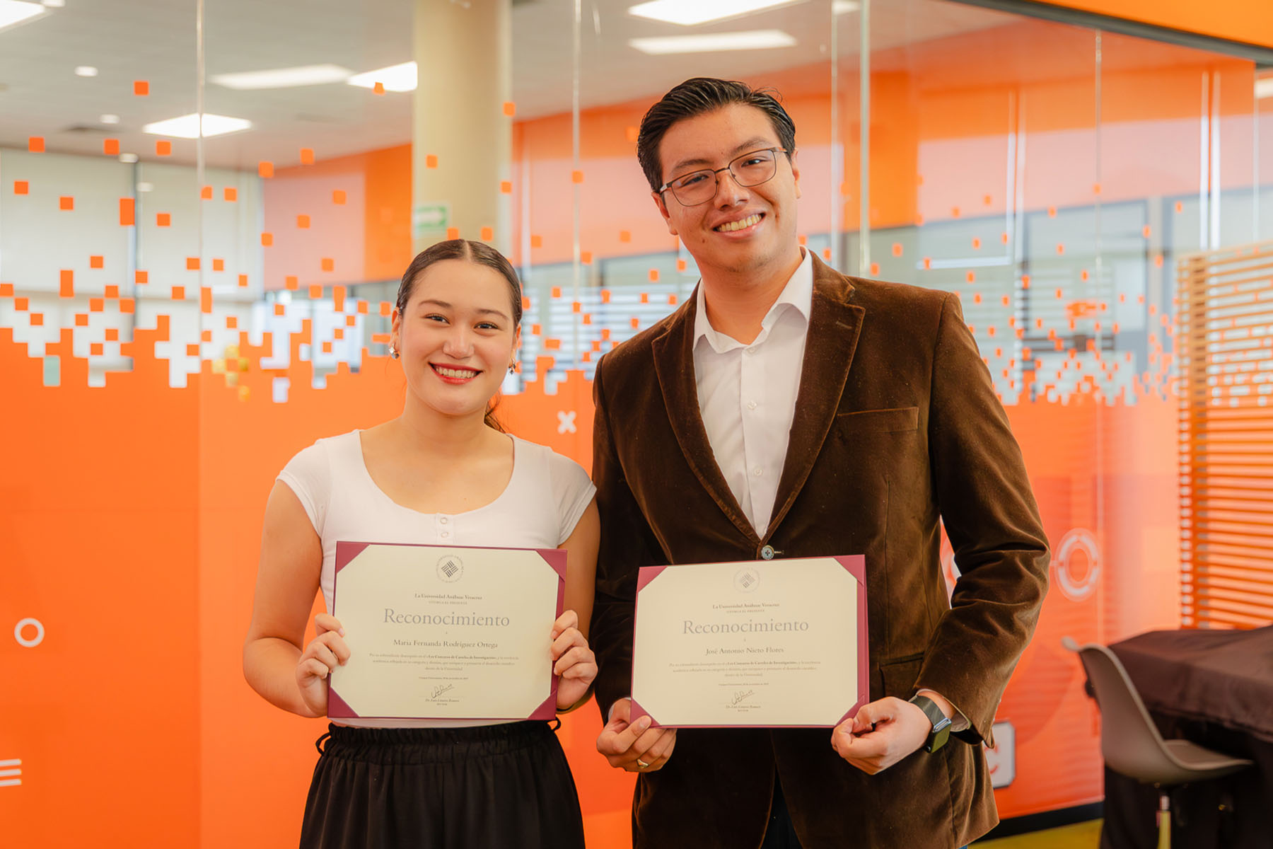 33 / 36 - Entrega de Reconocimientos a los Ganadores del 3.er Concurso de Carteles de 33 / 36 - Entrega de Reconocimientos a los Ganadores del 3.er Concurso de Carteles de